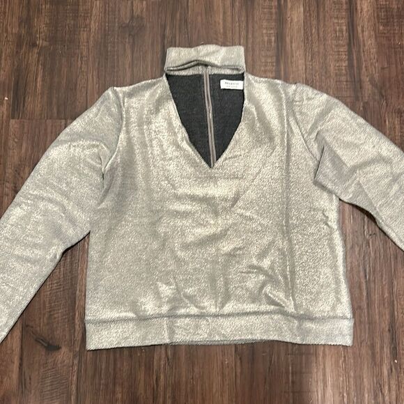 Bailey 44 Silver Top, Size Medium - Picture 2 of 10